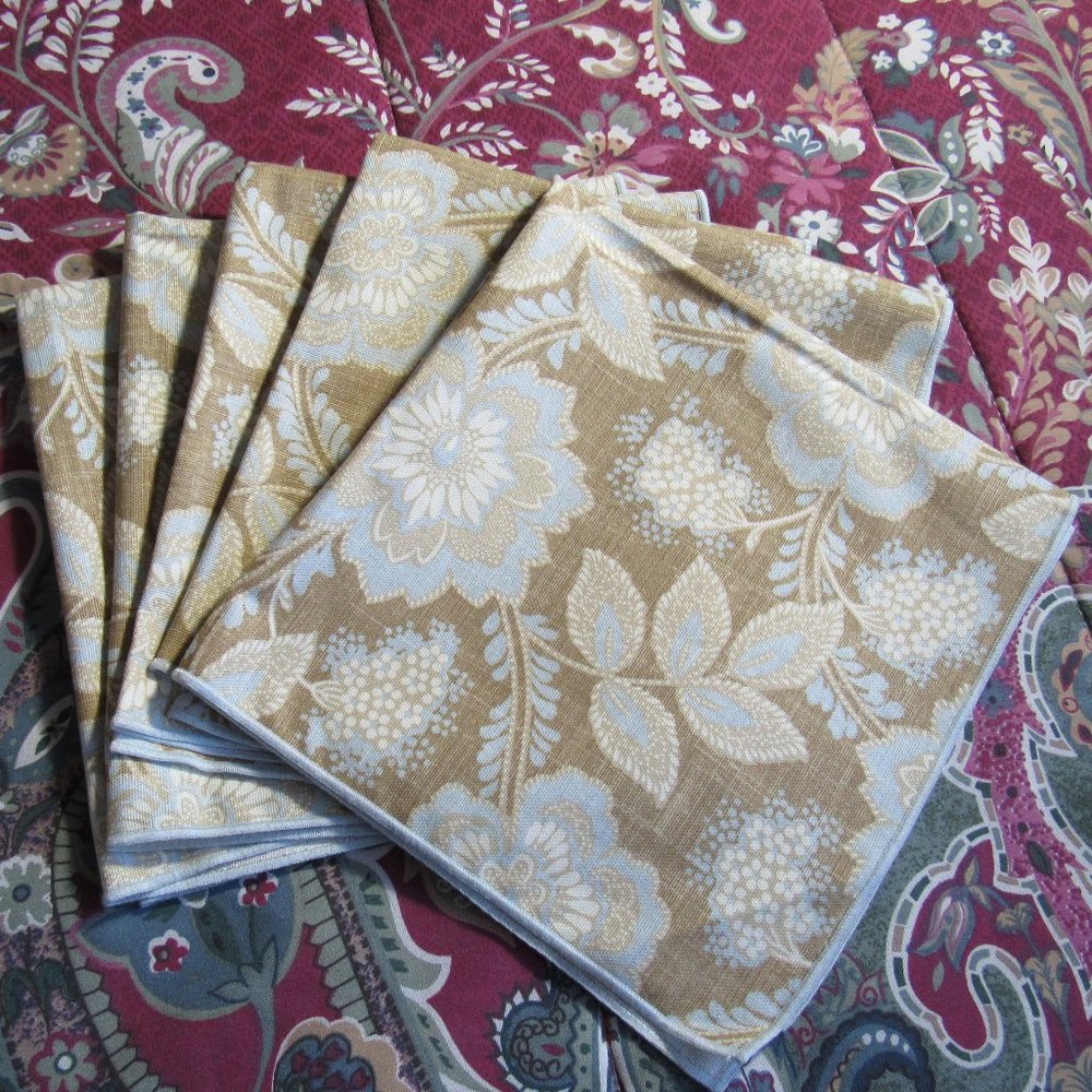 Lot of 5 Floral Print Napkins 17" X 17"